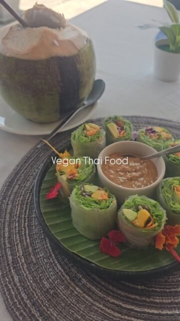 Die Farben, der Geschmack, die Frische, die Vielfalt, die Liebe zum Essen, die Kreativität, die Zunereitung.
Ein veganes Paradies für mich 🥑🥭🍍.